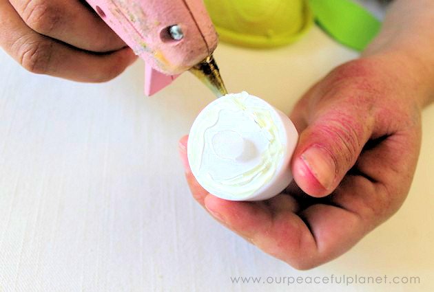 Check out this "Berry" Amazing and Easy DIY Room Decor Light made from a small plastic cherub tomato container. A brilliant upcycle project for all ages!