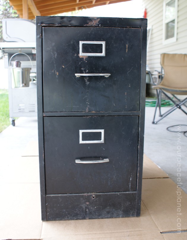 Looking for a way to store all those pieces of fabric you've been collecting? Well it ends up a 2 drawer file cabinet might be the answer to your problems!