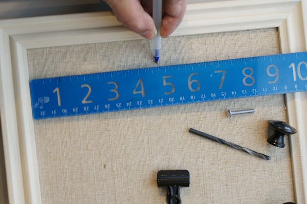 Looking for a way to store all those pieces of fabric you've been collecting? Well it ends up a 2 drawer file cabinet might be the answer to your problems!