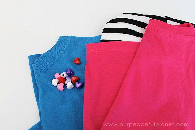 You got 3 minutes? Got an old t-shirt? Add in heart shaped pony beads and now you've got 3 minute DIY bracelets! Great for Valentine's Day! (Free tags.)