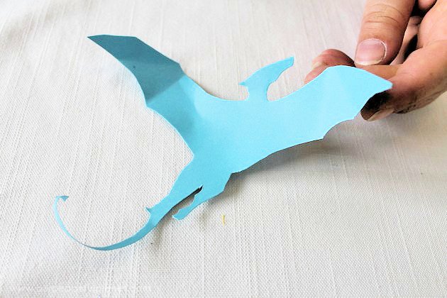 Get your free download for an amazing 3D dragon craft to decorate your walls. A simple and delightful way to add a little magic to any room, adult or child.