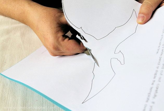 Get your free download for an amazing 3D dragon craft to decorate your walls. A simple and delightful way to add a little magic to any room, adult or child.