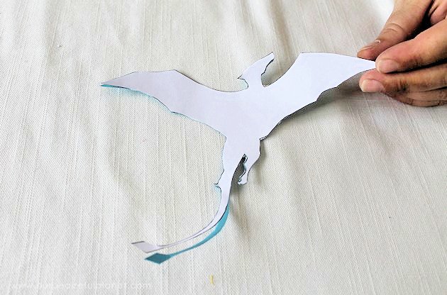 Get your free download for an amazing 3D dragon craft to decorate your walls. A simple and delightful way to add a little magic to any room, adult or child.