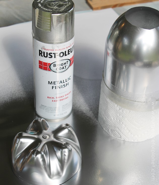 This attractive bag dispenser is from our Contemporary Kitchen Craft set. It's useful, easy to make and a great upcycle project made from a soda bottle.
