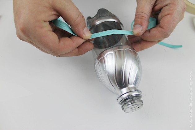 This lovely and useful contemporary baker's twine string dispenser is part of our matching contemporary kitchen craft series. It's easy and fun to make! 