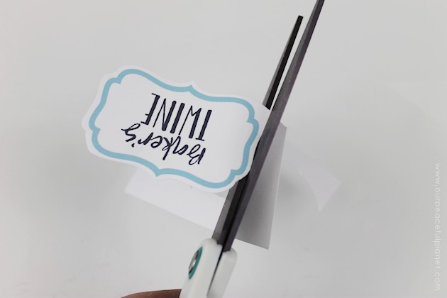 This lovely and useful contemporary baker's twine string dispenser is part of our matching contemporary kitchen craft series. It's easy and fun to make! 