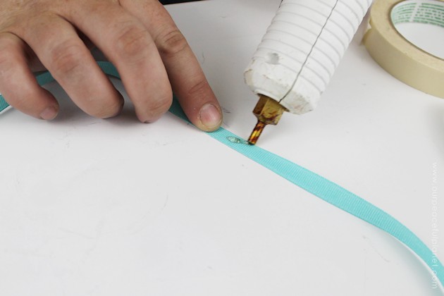 This lovely and useful contemporary baker's twine string dispenser is part of our matching contemporary kitchen craft series. It's easy and fun to make! 