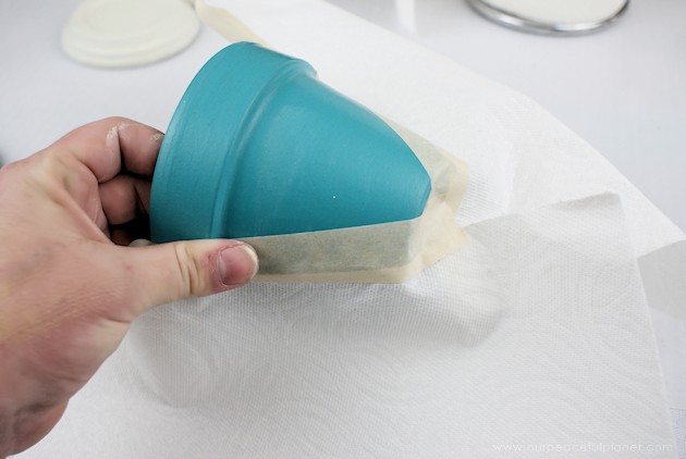A beautiful gold & teal version of the classic DIY gumball machine, made from a clay pot & a glass bowl. Use it for gum, candy or a variety of other things!