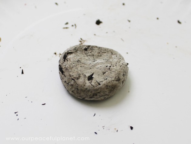 What better way to celebrate Earth Day than tossing around some of these heart shaped wildflower seed bombs. Easy and inexpensive. Show the earth some love! 
