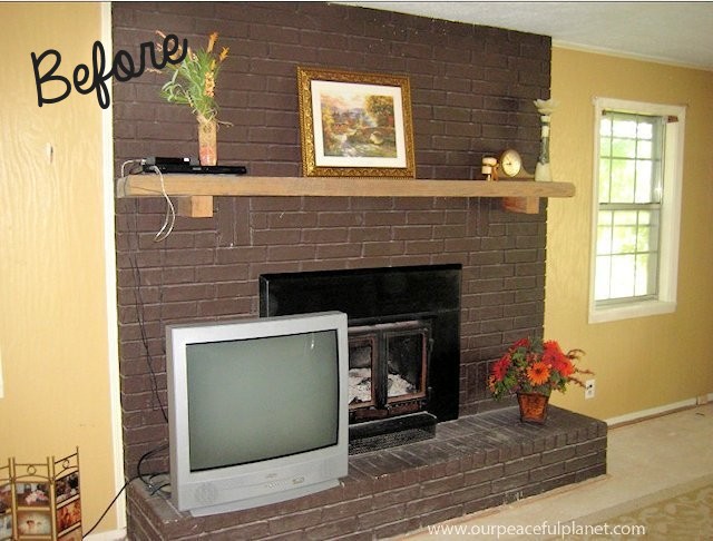 You won't believe how easy & inexpensive it is to do a dramatic fireplace makeover! All you need is some normal paint and a wadded up paper bag. No kidding!