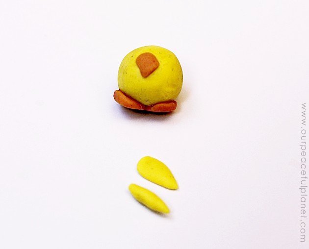 A quick yet personal Easter Gift you can make for any age. These little chickadees are simple and inexpensive. "Wrap" in a plastic egg for a personal touch!