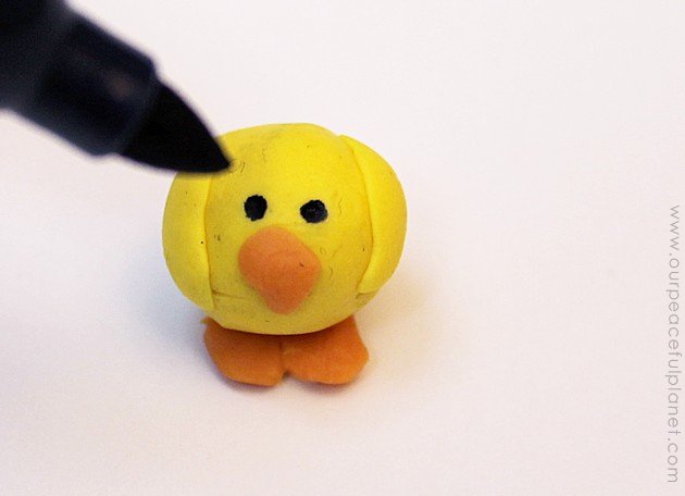 A quick yet personal Easter Gift you can make for any age. These little chickadees are simple and inexpensive. "Wrap" in a plastic egg for a personal touch!
