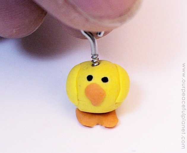 A quick yet personal Easter Gift you can make for any age. These little chickadees are simple and inexpensive. "Wrap" in a plastic egg for a personal touch!