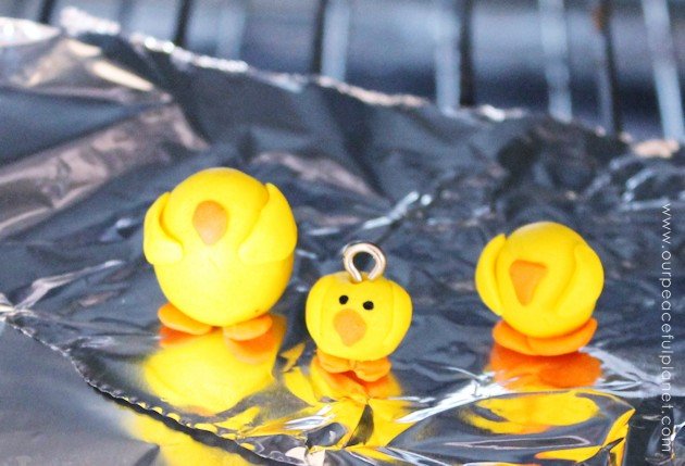 A quick yet personal Easter Gift you can make for any age. These little chickadees are simple and inexpensive. "Wrap" in a plastic egg for a personal touch!