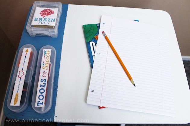 This portable desk makes the perfect homework helper & your kids will look forward to doing it! We've got three printable themes you can choose to inspire!