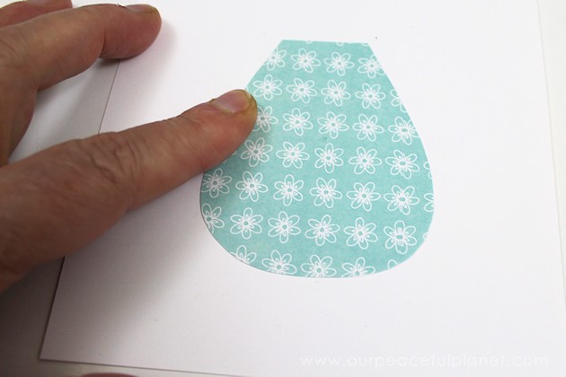 This year add a cute little floppy eared bunny to your Easter decorations. He takes 5 minutes to make with our free pattern and is also a wonderful gift. 