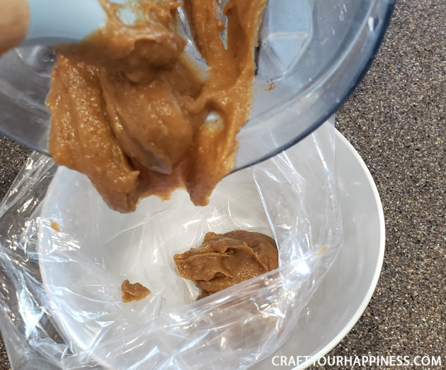 Our delicious Apple Nachos Supreme dessert recipe is perfect for parties, movie night or a healthy snack for kids. Includes our fabulous date caramel sauce!