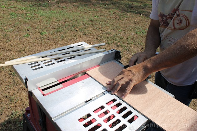 Can't find a large enough kitchen trash can to fit a space? You can make one on wheels to fit any spot! All you need are a few simple supplies and tools.