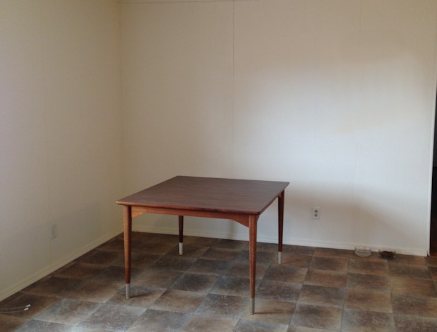 Don't throw away that old furniture! All you need is a little paint and you've got a Modern Geometric Painted Dining Table! Amazing transformation isn't it?