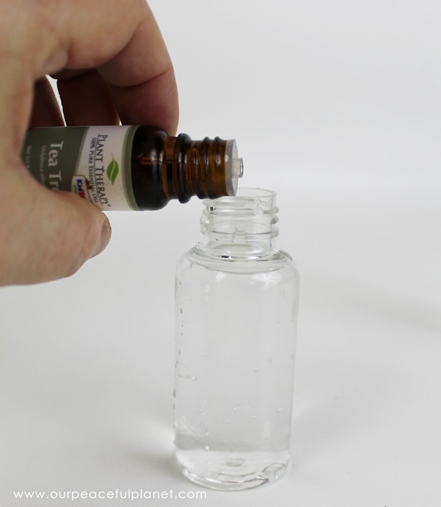 Whip our our 3 ingredient DIY hand sanitizer in minutes! It has no alcohol, is natural, safe and good for your skin. There's even a 2 ingredient version!