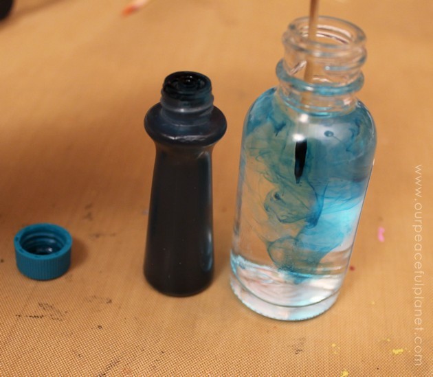 The power of imagination is undeniable. Make a Positive Potions Kit to inspire your kids. 25 free printable labels and instructions. (Fun for adults too!)