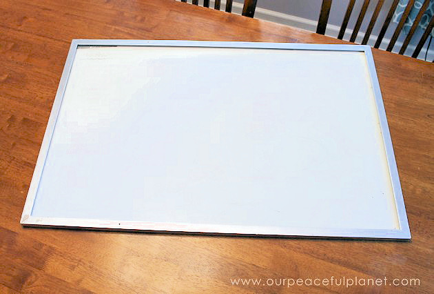 Work your jigsaw puzzles in style with this DIY work station and storage set. Fits a 1000 piece puzzle, is made from a large dry erase board and has 2 mats!