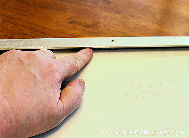 Work your jigsaw puzzles in style with this DIY work station and storage set. Fits a 1000 piece puzzle, is made from a large dry erase board and has 2 mats!
