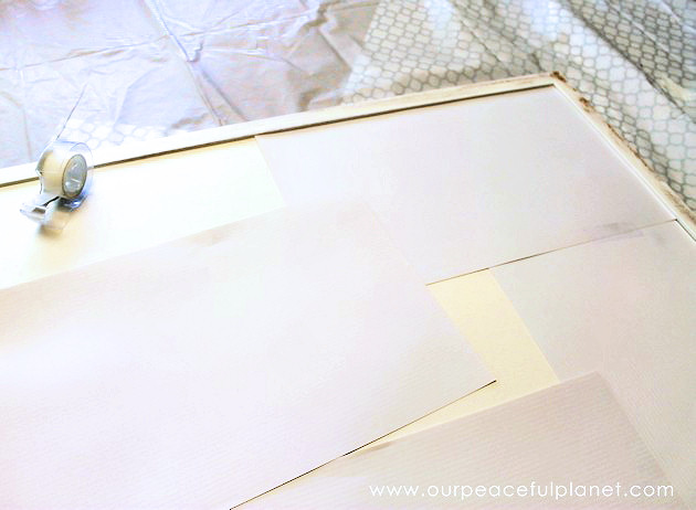 Work your jigsaw puzzles in style with this DIY work station and storage set. Fits a 1000 piece puzzle, is made from a large dry erase board and has 2 mats!