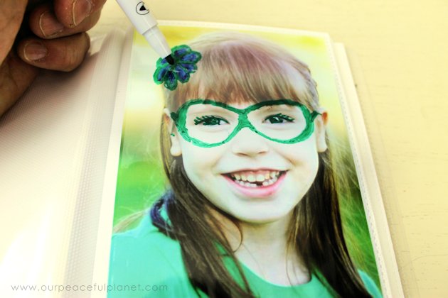 Make a Silly Selfie quiet book in 15 minutes using our FREE DOWNLOAD! An amazingly simple project guaranteed to provide hours of fun for kids of all ages!