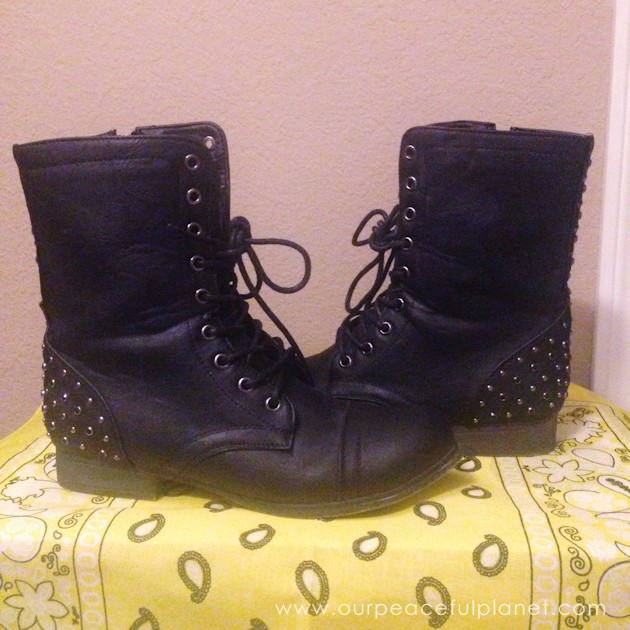 Mod Podge your own set of Star Wars Boots! All you need are two things... the Mod Podge and some Star Wars fabric. 