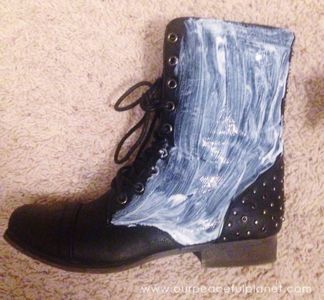 Mod Podge your own set of Star Wars Boots! All you need are two things... the Mod Podge and some Star Wars fabric. 