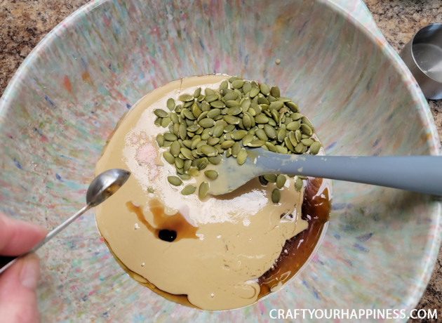 You can make this easy healthy plant-based snack with a few basic ingredients that's guaranteed to satiate any sweet tooth!