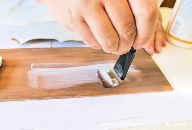 This simple medieval "Hold the Door" sign is part of our Over the Door Decor series. Easy plaques you create to send you out the door with a smile. 