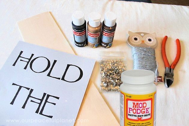 This simple medieval "Hold the Door" sign is part of our Over the Door Decor series. Easy plaques you create to send you out the door with a smile. 