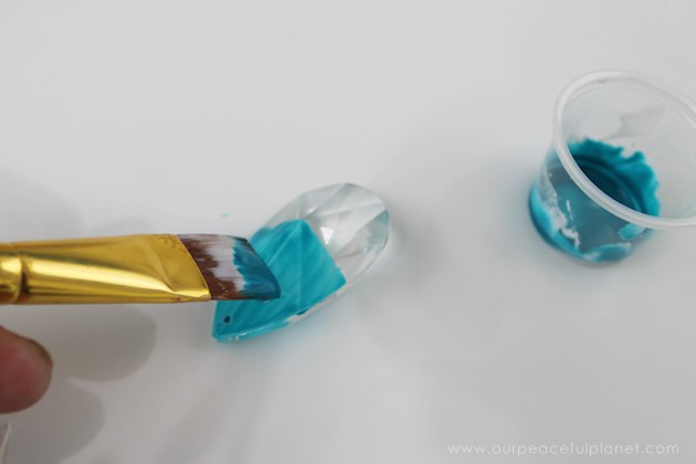 For simple & unique window treatment ideas you'll love our tissue paper flower window toppers. The gorgeous flowers cost pennies & take minutes to make.