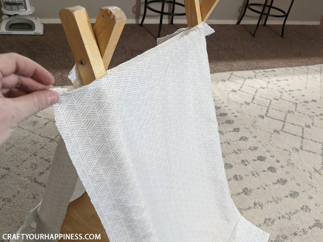 If you're a cat person (or looking for an awesome gift for someone who is) we'll show you how easy it is to make a DIY cat teepee from an old TV tray!