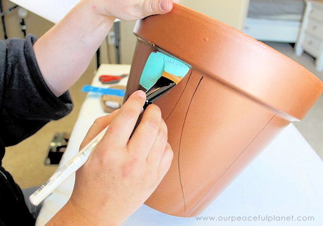 Make your summer sensational with this stunning DIY portable grill and skewer set! An inexpensive whimsical addition to your backyard barbecue.
