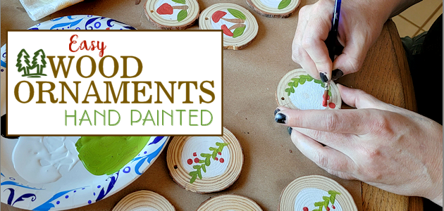Easy Painted Wood Slices Christmas Ornaments