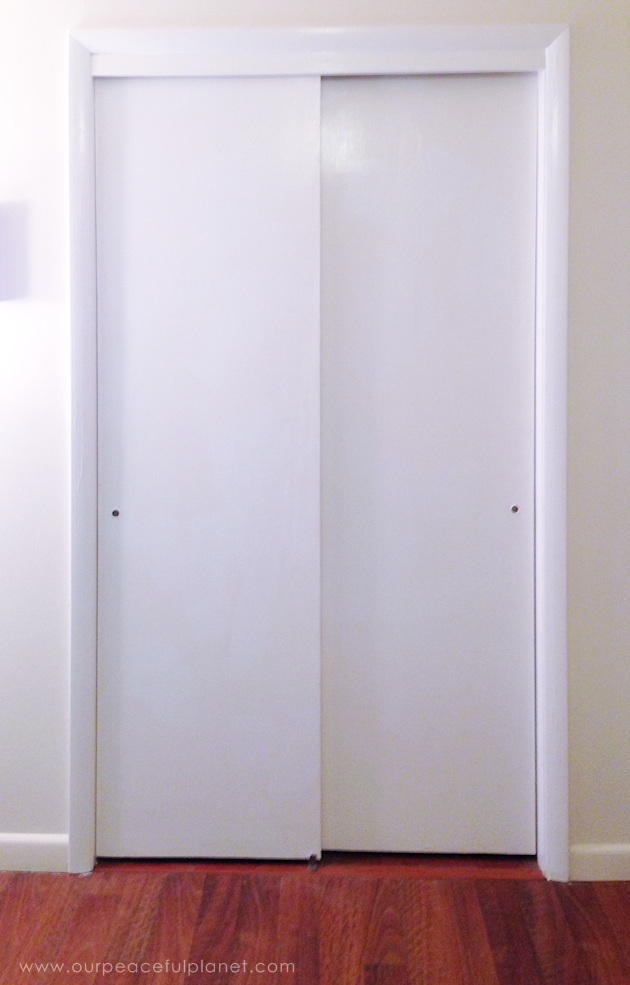 In need of a decor change that costs very little? Here are some geometric door decorations that literally cost a few dollars and take just minutes to make!