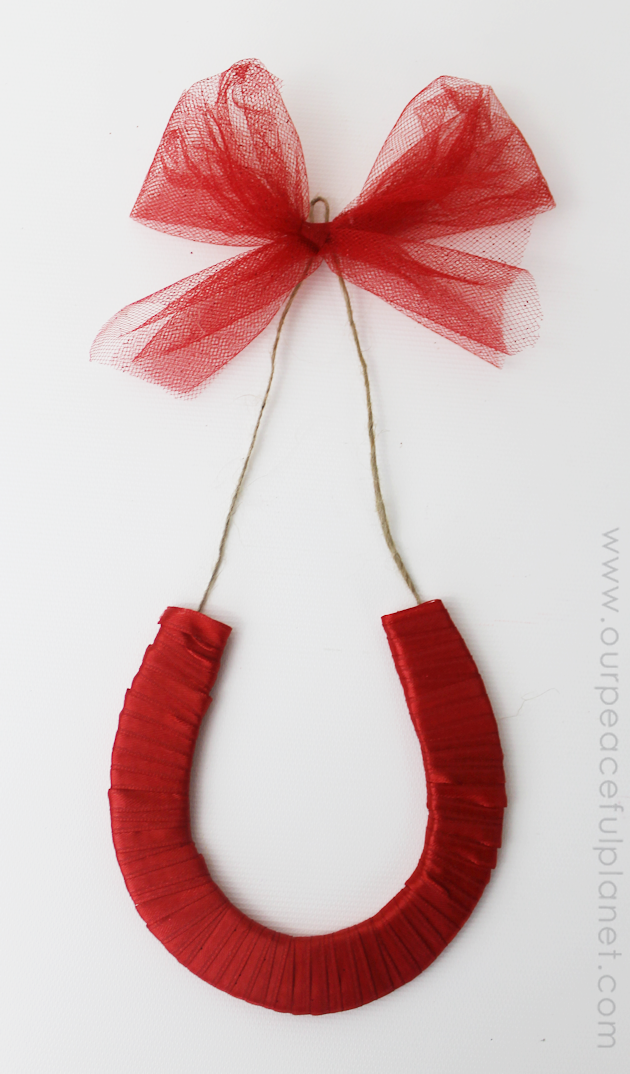 Lucky Horseshoe DIY Decor 14